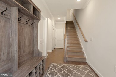 13338 Sherwood Park Ln, Herndon, VA 20171 - photo 6