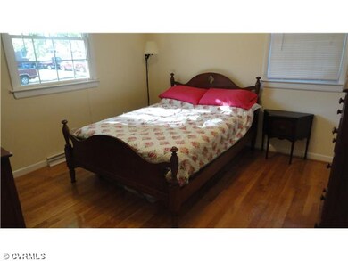 Bedroom - Hardwood flooring, Ceiling fan.