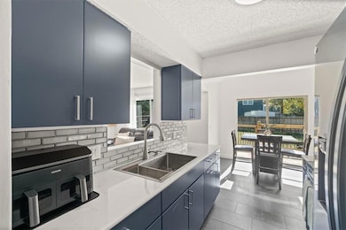 733 Mc Caffree Cir, Gardner, KS 66030 - photo 7