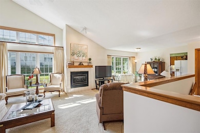 8112 Cobblestone Rd, Urbandale, IA 50322 - photo 2