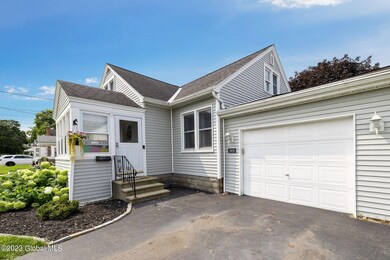 4-web-or-mls-1909 Ferguson St_04
