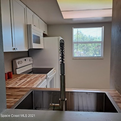 Catalina #204 - Kitchen 3