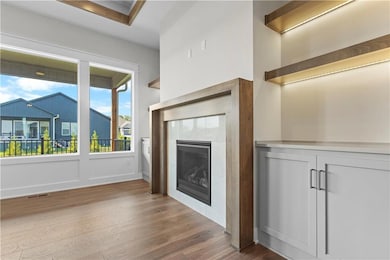 *Photos depict previous model. Finishes may vary.