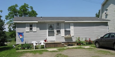 10576 & 10578 E Washington St, Albion, PA 16401 - photo 2