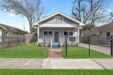1119 E 16th St, Houston, TX 77009 - photo 3