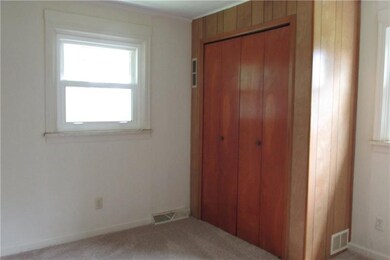 12' x 12' master bedroom, double closet, new carpe