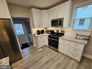 404 W Wayne Ave, Wayne, PA 19087 - photo 4