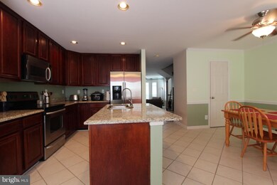 2545 James Monroe Cir, Herndon, VA 20171 - photo 2