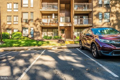 11208 Chestnut Grove Square unit 11208-111, Reston, VA 20190 - photo 2