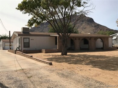 RV Parking and Detached Over-sized 2+ Car Garage i