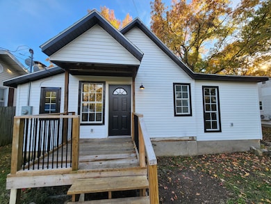 23 W Anderson St, Aurora, MO 65605 - photo 2