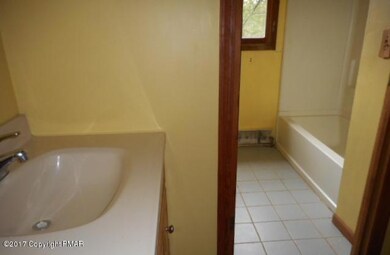 301 Alpha Dr, Stroudsburg, PA 18360 - photo 4