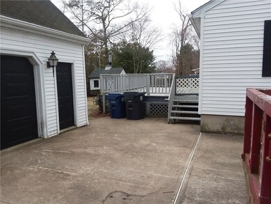 106 Amsterdam Ave, Warwick, RI 02889 - photo 5