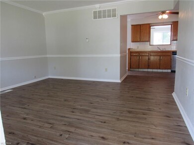 2472 Packard Dr, Lorain, OH 44055 - photo 6