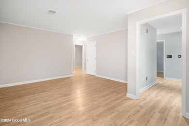 Interior 04