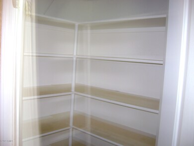 WALK-IN PANTRY