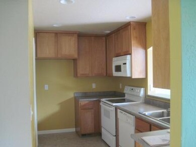 2535 Mistletoe Ct, Central Point, OR 97502 - photo 3