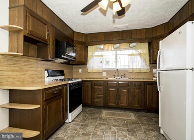 9701 Conmar Rd, Middle River, MD 21220 - photo 4