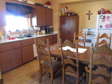 Dining/kitchen