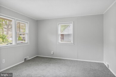 606 Emerson St, Lindenwold, NJ 08021 - photo 4