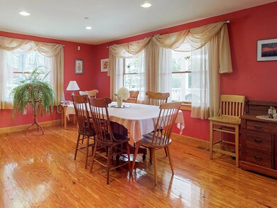 010-71MaplecrestInterior