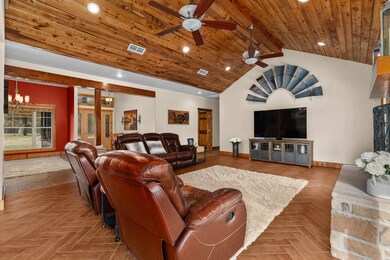 270 Pr 5061, Carthage, TX 75633 - photo 3