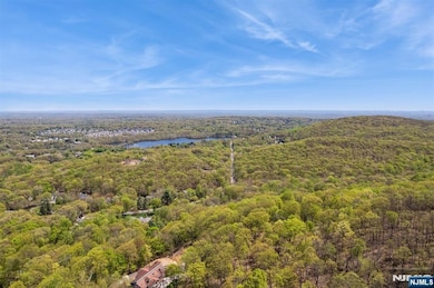 912 Cherokee Ln, Franklin Lakes, NJ 07417 - photo 3