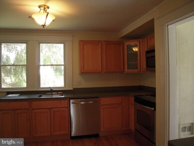 5768 Oakland Rd, Sykesville, MD 21784 - photo 7