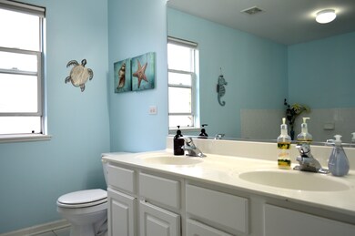 929 Cynthia Ln, Lake In the Hills, IL 60156 - photo 2