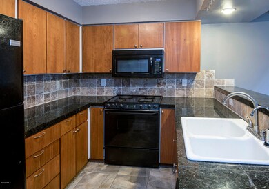 534-E-ThirdSt-E102-MLS_06