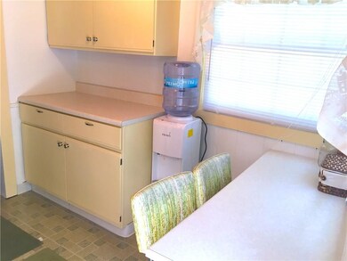 Eat in kitchen area