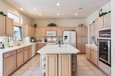 22208 N Va Montoya-large-014-32-Kitchen-