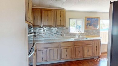 530 Jonathan Edwards, Big Water, UT 84741 - photo 5