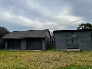 807 Apache St, Houston, TX 77022 - photo 5