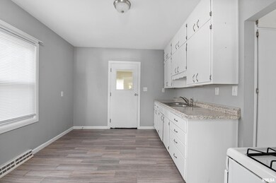 2915 W 49th St, Davenport, IA 52806 - photo 6