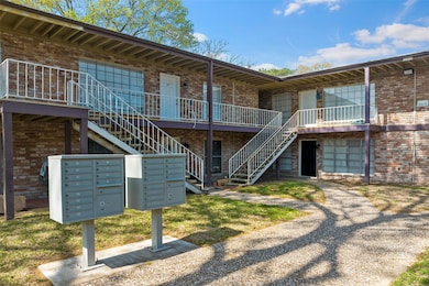 7510 Shadyvilla Ln unit 23, Houston, TX 77055 - photo 3