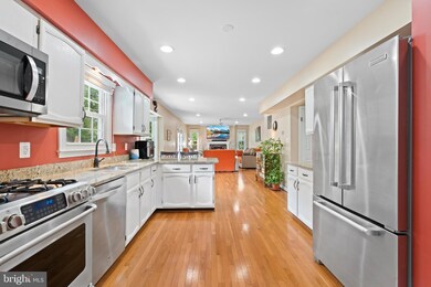 3512 Honey Locust Ct, Fairfax, VA 22033 - photo 7