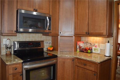 7907 Rene St, Lenexa, KS 66215 - photo 6