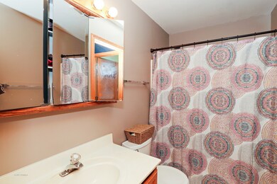 2411 Dunlay Ct unit A, Waukegan, IL 60085 - photo 5