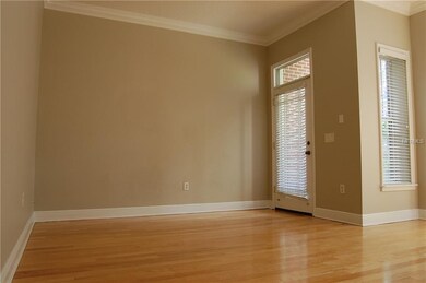 Entry/Living Room