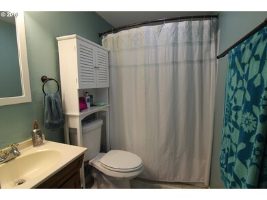 2464 Canterbury St, Eugene, OR 97404 - photo 5