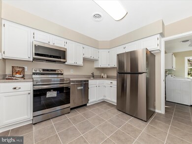 6908 Hackberry Ct, Frederick, MD 21703 - photo 7