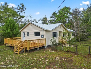 323 Palm St, Interlachen, FL