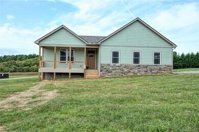 102 Hidden Acres Ln, Hendersonville, NC 28792 - photo 2