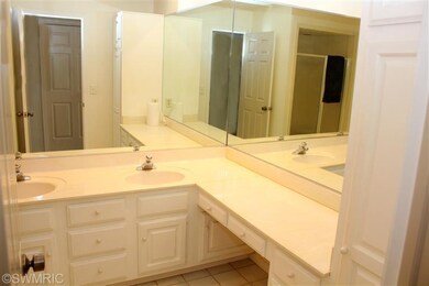 3152 E Gatehouse Dr SE unit 41, Grand Rapids, MI 49546 - photo 5