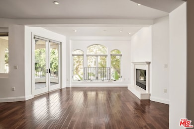 320 S Swall Dr unit 2, Los Angeles, CA 90048 - photo 7