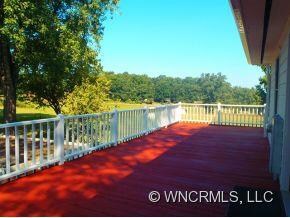 Sizable deck for entertaining