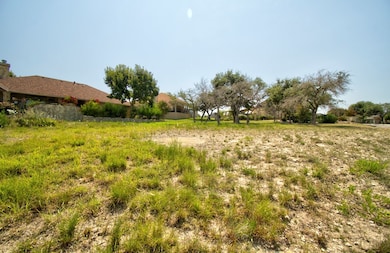 2004 Valencia Dr N unit 82, Kerrville, TX 78028 - photo 3