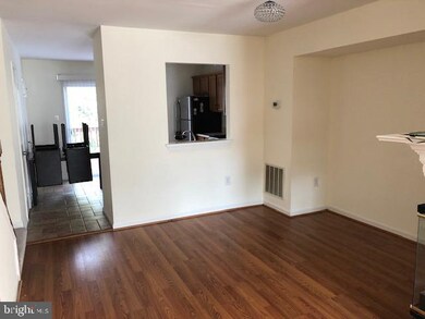 13140 Kidwell Field Rd, Herndon, VA 20171 - photo 2