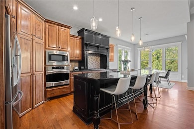 15908 Reeder St, Overland Park, KS 66062 - photo 7